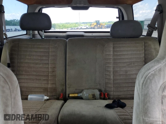 1995 Jeep Grand Cherokee Laredo с VIN 1J4GZ58S5SC724222, выставлен на аукционе Copart как лот 57837155 с пробегом 246 303 миль миль и Списание • Salvage title. История ставок и продаж доступна на DreamBid. Изображение 10.