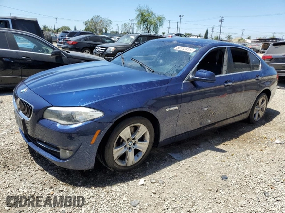 2012 BMW 5 Series 528i z VIN WBAXG5C51CDX06029, wystawiony jako Copart lot #56512415 z przebiegiem 126 307 mil mil oraz Czysty tytuł • Clean title. Historia ofert i sprzedaży dostępna na DreamBid. Obrazek 1.
