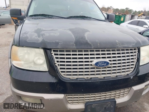 2003 Ford Expedition Eddie Bauer with VIN 1FMRU17W73LC40253, listed as a IAAI auction lot 41451295 with 324,134 mi miles. Bid and sale history available at carsss.com. Image 6.