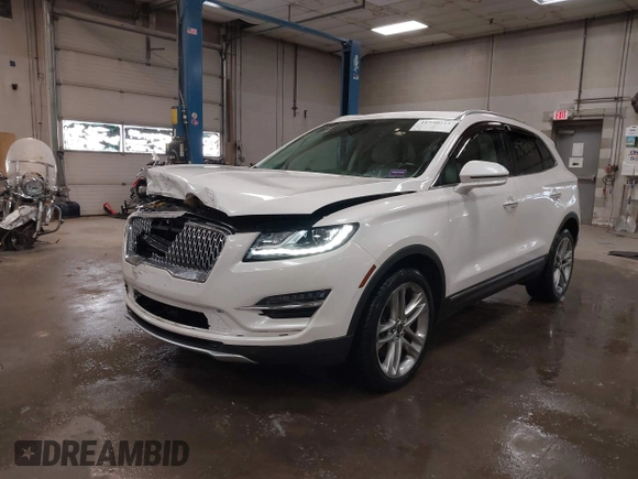 2019 Lincoln MKC Reserve with VIN 5LMCJ3D9XKUL17812, listed as a IAAI auction lot 41730211 with 56,716 mi miles and . Bid and sale history available at DreamBid. Image 2.