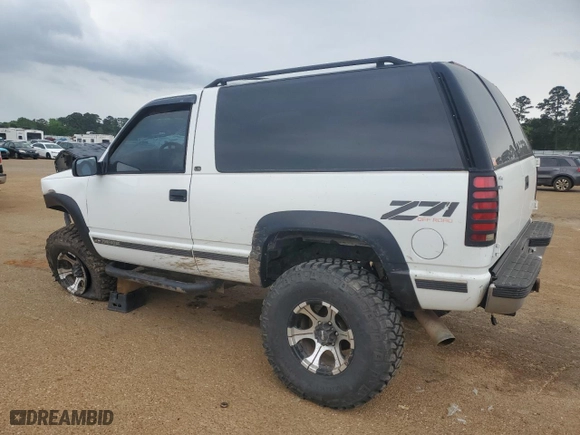1998 Chevrolet Tahoe with VIN 3GNEK18R0WG147603, listed as a Copart auction lot 51483845 with 187,582 mi miles and Salvage Title. Bid and sale history available at carsss.com. Image 2.