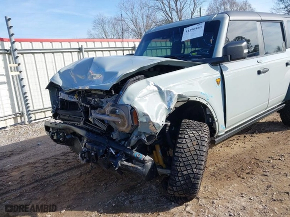 2023 Ford Bronco with VIN 1FMEE5DP7PLB86734, listed as a IAAI auction lot 41396463 with 12,795 mi miles. Bid and sale history available at carsss.com. Image 6.