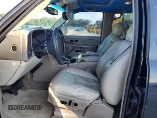 2004 Chevrolet Suburban Z71 with VIN 3GNFK16Z14G117823, listed as a Copart auction lot 74118104 with 136,042 mi miles and Salvage Title. Bid and sale history available at carsss.com. Image 7.