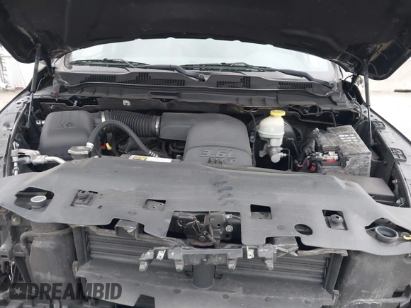 2017 Ram 1500 SLT z VIN 1C6RR7GG7HS704583, wystawiony jako IAAI lot #41080645 z przebiegiem 100 965 mil mil oraz . Historia ofert i sprzedaży dostępna na DreamBid. Obrazek 10.