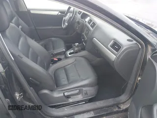 2014 Volkswagen Jetta SE with VIN 3VWD17AJXEM370663, listed as a IAAI auction lot 41612207 with 135,215 mi miles and . Bid and sale history available at DreamBid. Image 5.