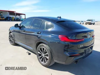 2021 BMW X4 xDrive30i z VIN 5UX2V1C06M9E42747, wystawiony jako IAAI lot #41661458 z przebiegiem 66 292 mil mil oraz . Historia ofert i sprzedaży dostępna na DreamBid. Obrazek 3.