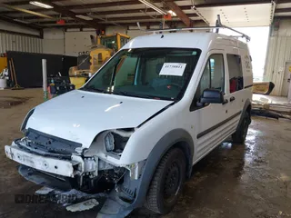 2010 Ford Transit Connect XL z VIN NM0LS6ANXAT008477, wystawiony jako IAAI lot #41738811 z przebiegiem 97 410 mil mil oraz . Historia ofert i sprzedaży dostępna na DreamBid. Obrazek 2.