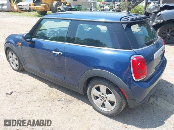 2014 MINI Hardtop with VIN WMWXM5C50ET972174, listed as a IAAI auction lot 42738144 with 106,273 mi miles and . Bid and sale history available at DreamBid. Image 3.