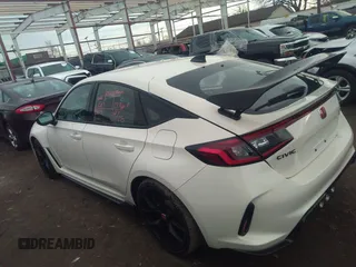 2023 Honda Civic Type R z VIN JHMFL5G45PX002284, wystawiony jako IAAI lot #38295791 z przebiegiem 3303 mil mil oraz . Historia ofert i sprzedaży dostępna na DreamBid. Obrazek 3.