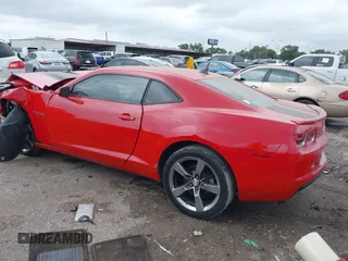 2010 Chevrolet Camaro 1LT z VIN 2G1FB1EV5A9104868, wystawiony jako IAAI lot #42206793 z przebiegiem 200 451 mil mil oraz . Historia ofert i sprzedaży dostępna na DreamBid. Obrazek 3.