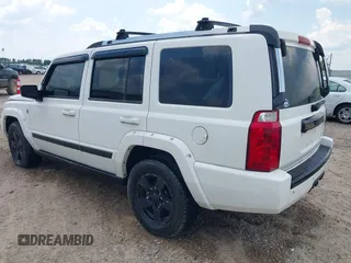 2008 Jeep Commander Limited z VIN 1J8HG58248C211318, wystawiony jako IAAI lot #42501353 z przebiegiem 215 049 mil mil oraz . Historia ofert i sprzedaży dostępna na DreamBid. Obrazek 3.