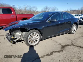 2018 Tesla Model S 75D z VIN 5YJSA1E2XJF248653, wystawiony jako Copart lot #51831155 z przebiegiem 92 854 mil mil oraz Nie do naprawy • Non repairable. Historia ofert i sprzedaży dostępna na DreamBid. Obrazek 1.