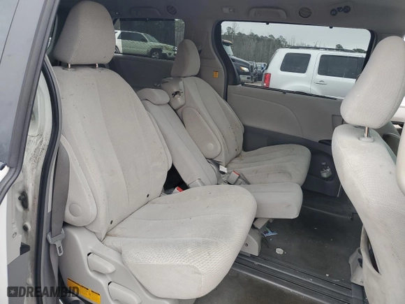 2011 Toyota Sienna LE AAS with VIN 5TDKK3DC5BS142773, listed as a Copart auction lot 44749155 with 165,790 mi miles and Salvage Title. Bid and sale history available at carsss.com. Image 11.