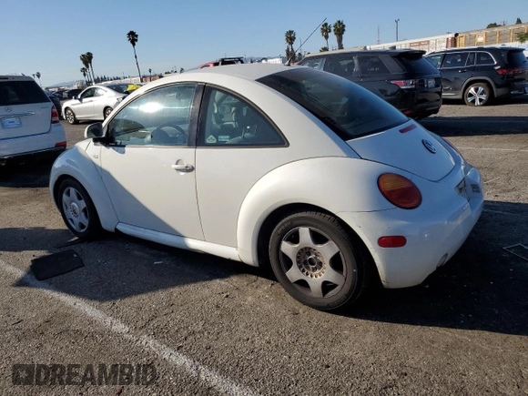 1999 Volkswagen Beetle GLS z VIN 3VWCA21C6XM406433, wystawiony jako Copart lot #46866815 z przebiegiem 64 045 mil mil oraz Czysty tytuł • Clean title. Historia ofert i sprzedaży dostępna na DreamBid. Obrazek 2.