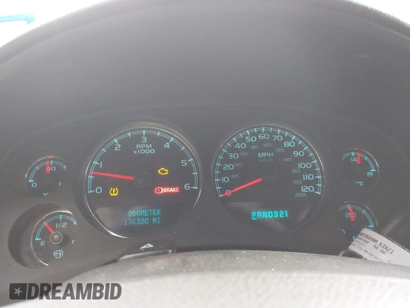 2008 GMC Yukon XL SLT with VIN 1GKFC16018R211752, listed as a IAAI auction lot 42137904 with 136,320 mi miles. Bid and sale history available at carsss.com. Image 7.