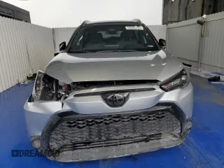 2024 Toyota Corolla Cross Hybrid S z VIN 7MUFBABG4RV036908, wystawiony jako Copart lot #55584725 z przebiegiem 53 433 mil mil oraz Tytuł czysty. Historia ofert i sprzedaży dostępna na DreamBid. Obrazek 5.