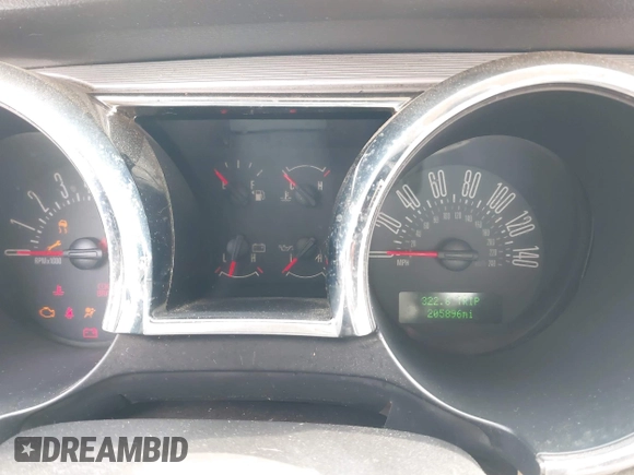 2006 Ford Mustang GT Deluxe z VIN 1ZVFT82H865246421, wystawiony jako IAAI lot #42007809 z przebiegiem 205 896 mil mil oraz . Historia ofert i sprzedaży dostępna na DreamBid. Obrazek 7.
