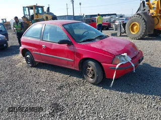 1996 Geo Metro z VIN 2C1MR2298T6765559, wystawiony jako IAAI lot #41321494 z przebiegiem 139 752 mil mil oraz . Historia ofert i sprzedaży dostępna na DreamBid. Obrazek 1.
