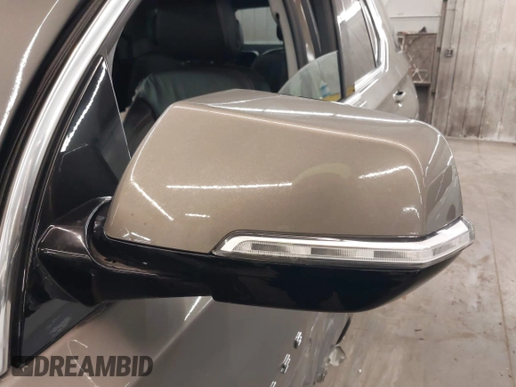 2018 Chevrolet Traverse LT z VIN 1GNEVHKW0JJ166321, wystawiony jako IAAI lot #42014168 z przebiegiem 81 442 mil mil oraz . Historia ofert i sprzedaży dostępna na DreamBid. Obrazek 12.