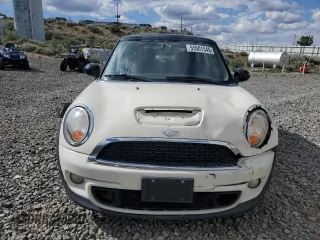 2011 MINI Hardtop S with VIN WMWSV3C57BTY14678, listed as a Copart auction lot 55501545 with 119,995 mi miles and Salvage title. Bid and sale history available at DreamBid. Image 5.