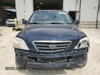 2008 Kia Sorento LX z VIN KNDJC735885819431, wystawiony jako Copart lot #56649295 z przebiegiem 106 298 mil mil oraz Szkoda całkowita • Salvage title. Historia ofert i sprzedaży dostępna na DreamBid. Obrazek 5.