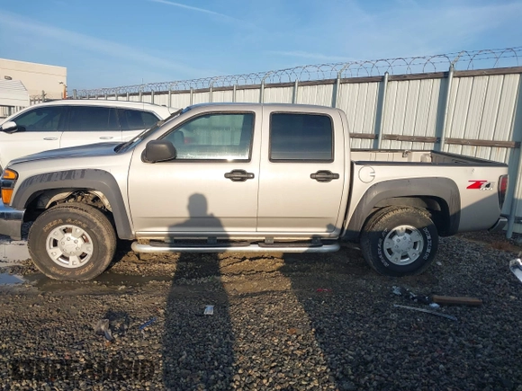 2004 Chevrolet Colorado 1SB LS Z85 with VIN 1GCDT136648141371, listed as a IAAI auction lot 41492211 with 262,450 mi miles. Bid and sale history available at carsss.com. Image 14.