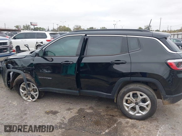 2025 Jeep Compass Latitude with VIN 3C4NJDBN1ST518028, listed as a IAAI auction lot 41096283 with 1,402 mi miles and . Bid and sale history available at DreamBid. Image 14.