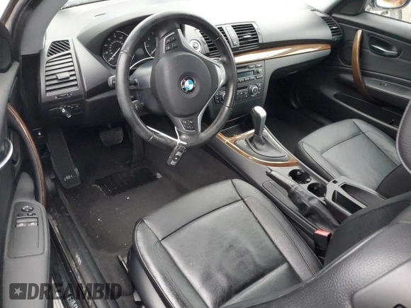 2012 BMW 1 Series 128i z VIN WBAUP9C56CVS94212, wystawiony jako Copart lot #81246514 z przebiegiem Nie podano mil oraz Czysty tytuł • Clean title. Historia ofert i sprzedaży dostępna na DreamBid. Obrazek 10.