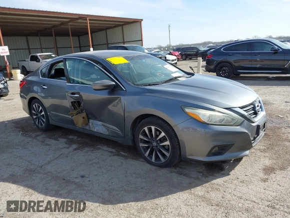 2016 Nissan Altima SR with VIN 1N4AL3AP0GC170284, listed as a IAAI auction lot 41818738 with 220,187 mi miles and . Bid and sale history available at carsss.com. Image 1.