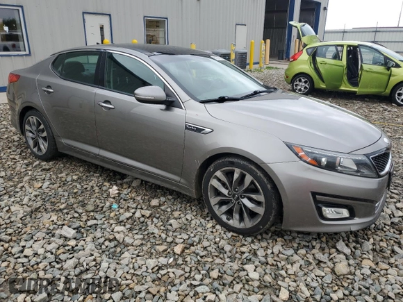 2014 Kia Optima SX Turbo with VIN 5XXGR4A6XEG321869, listed as a Copart auction lot 61821185 with 194,613 mi miles and Clean title. Bid and sale history available at DreamBid. Image 4.