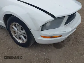 2007 Ford Mustang Deluxe with VIN 1ZVFT80N875359456, listed as a IAAI auction lot 42205108 with 75,588 mi miles and . Bid and sale history available at carsss.com. Image 6.