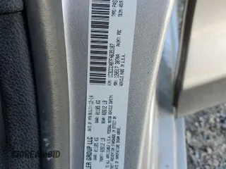 2015 Chrysler 200 Limited z VIN 1C3CCCAB7FN635187, wystawiony jako Copart lot #51993375 z przebiegiem 166 001 mil mil oraz Szkoda całkowita • Salvage title. Historia ofert i sprzedaży dostępna na DreamBid. Obrazek 12.