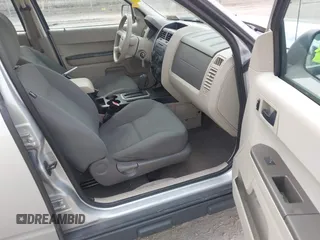 2008 Ford Escape XLS с VIN 1FMCU02Z08KA71935, выставлен на аукционе IAAI как лот 41889213 с пробегом 156 500 миль миль и . История ставок и продаж доступна на DreamBid. Изображение 5.