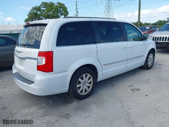 2015 Chrysler Town & Country Touring with VIN 2C4RC1BGXFR588034, listed as a IAAI auction lot 41975465 with 116,440 mi miles. Bid and sale history available at carsss.com. Image 4.