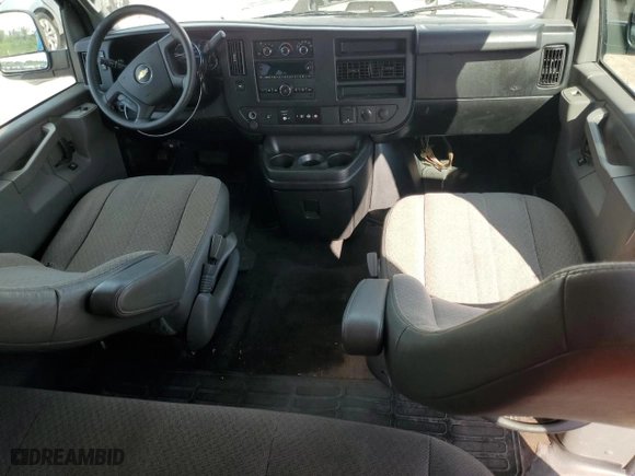 2017 Chevrolet Express Passenger LT with VIN 1GAZGPFF5H1170800, listed as a Copart auction lot 86915014 with 73,649 mi miles and Salvage Title. Bid and sale history available at carsss.com. Image 8.