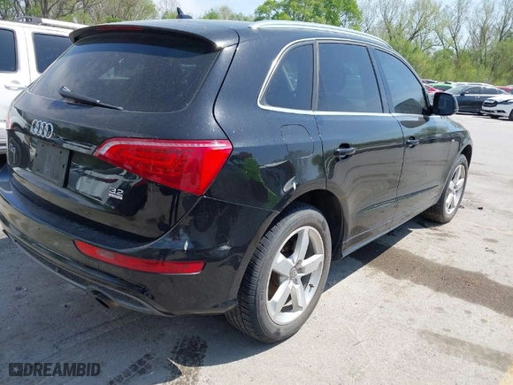 2011 Audi Q5 3.2L Premium Plus with VIN WA1DKAFP4BA060733, listed as a IAAI auction lot 42059970 with 119,178 mi miles. Bid and sale history available at carsss.com. Image 4.