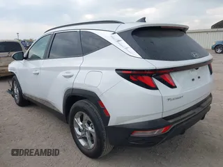 2024 Hyundai Tucson SEL with VIN 5NMJB3DE7RH427985, listed as a IAAI auction lot 42113557 with 18,181 mi miles. Bid and sale history available at carsss.com. Image 3.
