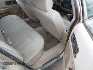 1994 Chevrolet Caprice Classic 1SA Special Value Pkg with VIN 1G1BL52W2RR201821, listed as a IAAI auction lot 41884064 with 186,192 mi miles. Bid and sale history available at carsss.com. Image 8.