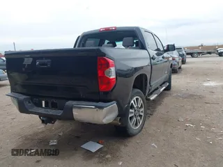 2014 Toyota Tundra SR5 z VIN 5TFEM5F18EX068522, wystawiony jako IAAI lot #41330508 z przebiegiem Nie podano mil oraz . Historia ofert i sprzedaży dostępna na DreamBid. Obrazek 4.
