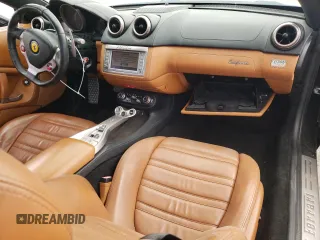 2010 Ferrari California z VIN ZFF65LJA4A0168991, wystawiony jako Copart lot #66459973 z przebiegiem 45 378 mil mil oraz . Historia ofert i sprzedaży dostępna na DreamBid. Obrazek 8.