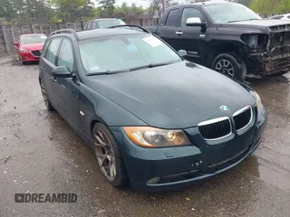 2007 BMW 3 Series 328xi z VIN WBAVT73557FZ36066, wystawiony jako IAAI lot #42333756 z przebiegiem 88 424 mil mil oraz . Historia ofert i sprzedaży dostępna na DreamBid. Obrazek 1.