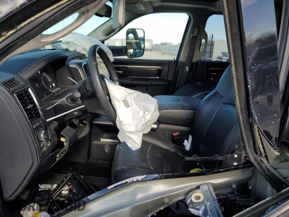 2017 Ram 1500 Sport z VIN 1C6RR7UT3HS670479, wystawiony jako Copart lot #82122983 z przebiegiem 67 924 mil mil oraz Szkoda całkowita • Salvage title. Historia ofert i sprzedaży dostępna na DreamBid. Obrazek 7.