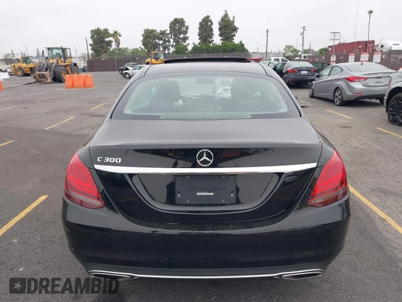 2019 Mercedes-Benz C 300 with VIN 55SWF8DBXKU302515, listed as a IAAI auction lot 42487124 with Not provided miles and . Bid and sale history available at DreamBid. Image 16.