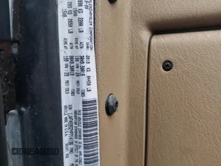 2000 Jeep Wrangler Sahara z VIN 1J4FA59S2YP714136, wystawiony jako Copart lot #57635845 z przebiegiem 178 075 mil mil oraz Czysty tytuł • Clean title. Historia ofert i sprzedaży dostępna na DreamBid. Obrazek 12.