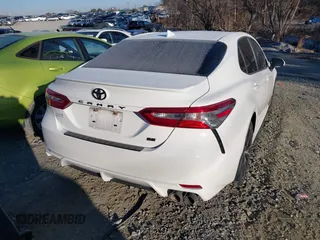 2020 Toyota Camry SE z VIN 4T1G11AK9LU997770, wystawiony jako IAAI lot #41397948 z przebiegiem 97 338 mil mil oraz . Historia ofert i sprzedaży dostępna na DreamBid. Obrazek 16.