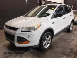 2014 Ford Escape S with VIN 1FMCU0F73EUB52663, listed as a IAAI auction lot 42092515 with 197,777 mi miles. Bid and sale history available at carsss.com. Image 2.