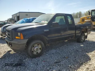 2005 Ford F-250 XL z VIN 1FTSX21585ED28951, wystawiony jako Copart lot #55117845 z przebiegiem Nie podano mil oraz Czysty tytuł • Clean title. Historia ofert i sprzedaży dostępna na DreamBid. Obrazek 1.