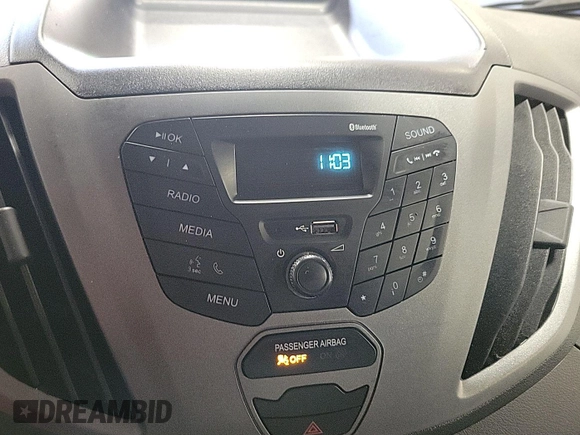 2019 Ford Transit z VIN 1FTYE1YM9KKA69150, wystawiony jako IAAI lot #42723249 z przebiegiem 226 890 mil mil oraz . Historia ofert i sprzedaży dostępna na DreamBid. Obrazek 16.