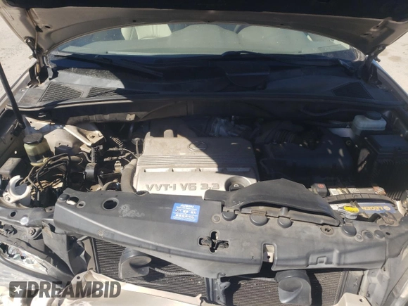2004 Lexus RX 330 with VIN JTJGA31U240018954, listed as a Copart auction lot 70539794 with 210,874 mi miles and Salvage Title. Bid and sale history available at carsss.com. Image 12.
