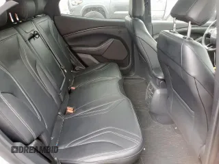 2023 Ford Mustang Mach-E Premium z VIN 3FMTK3RM3PMA31793, wystawiony jako Copart lot #57344535 z przebiegiem 39 342 mil mil oraz Szkoda całkowita • Salvage title. Historia ofert i sprzedaży dostępna na DreamBid. Obrazek 11.